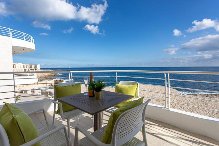 Appartamento Waters-Edge Complex Marsaskala Esterno foto